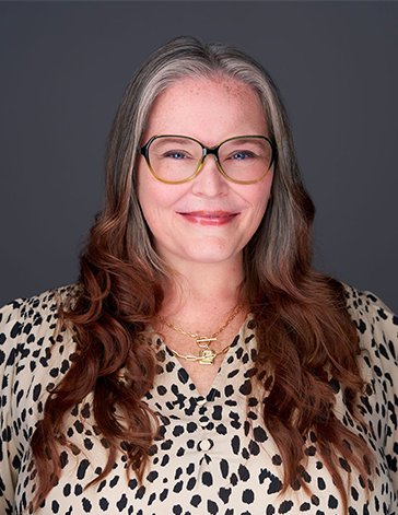 Lisa Holmes Headshot